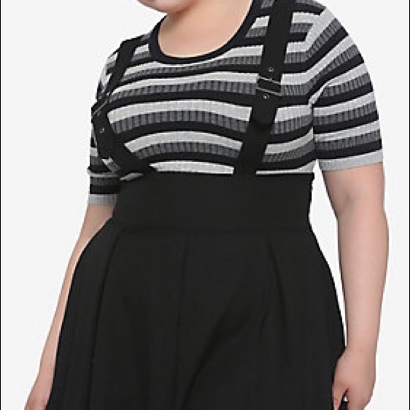 Hot Topic Dresses & Skirts - Hot topic NWT buckle suspender skirt 2X